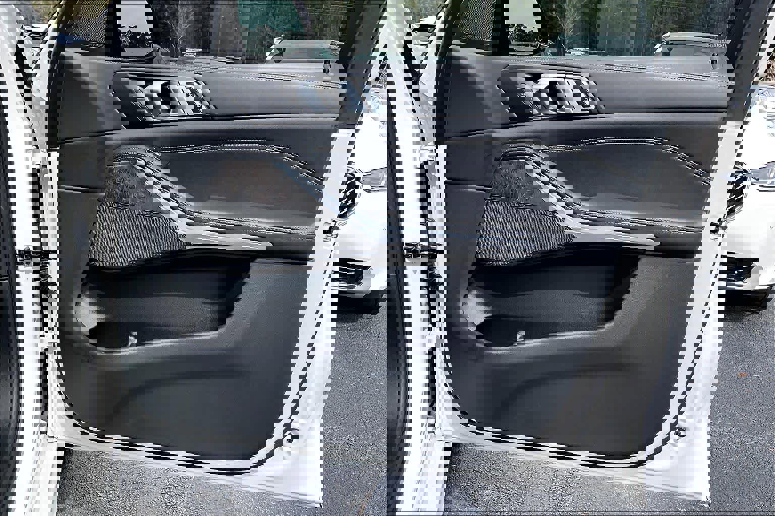 Certified 2024 BMW X7 xDrive40i w/ M Sport Package image 23