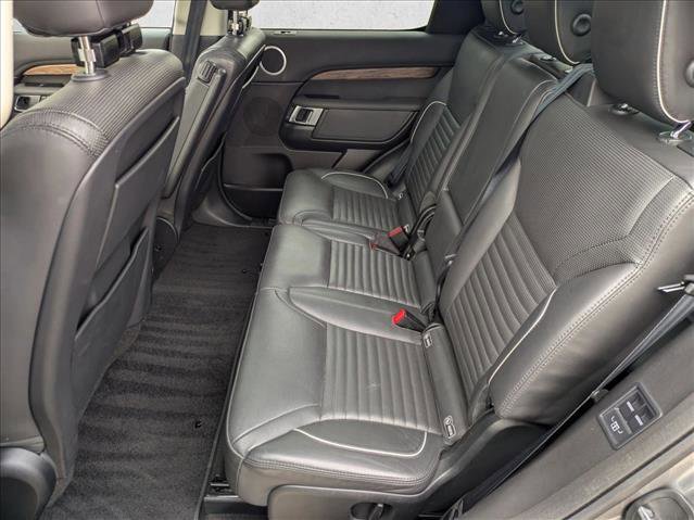 Used 2018 Land Rover Discovery HSE image 21