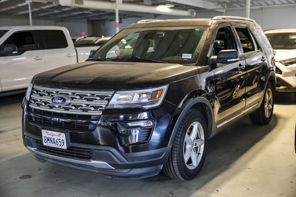 Used 2019 Ford Explorer XLT w/ Equipment Group 201A image 2