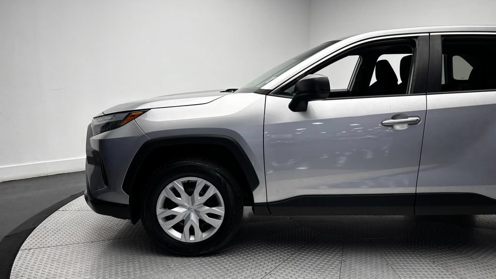 Used 2023 Toyota RAV4 LE FWD image 5