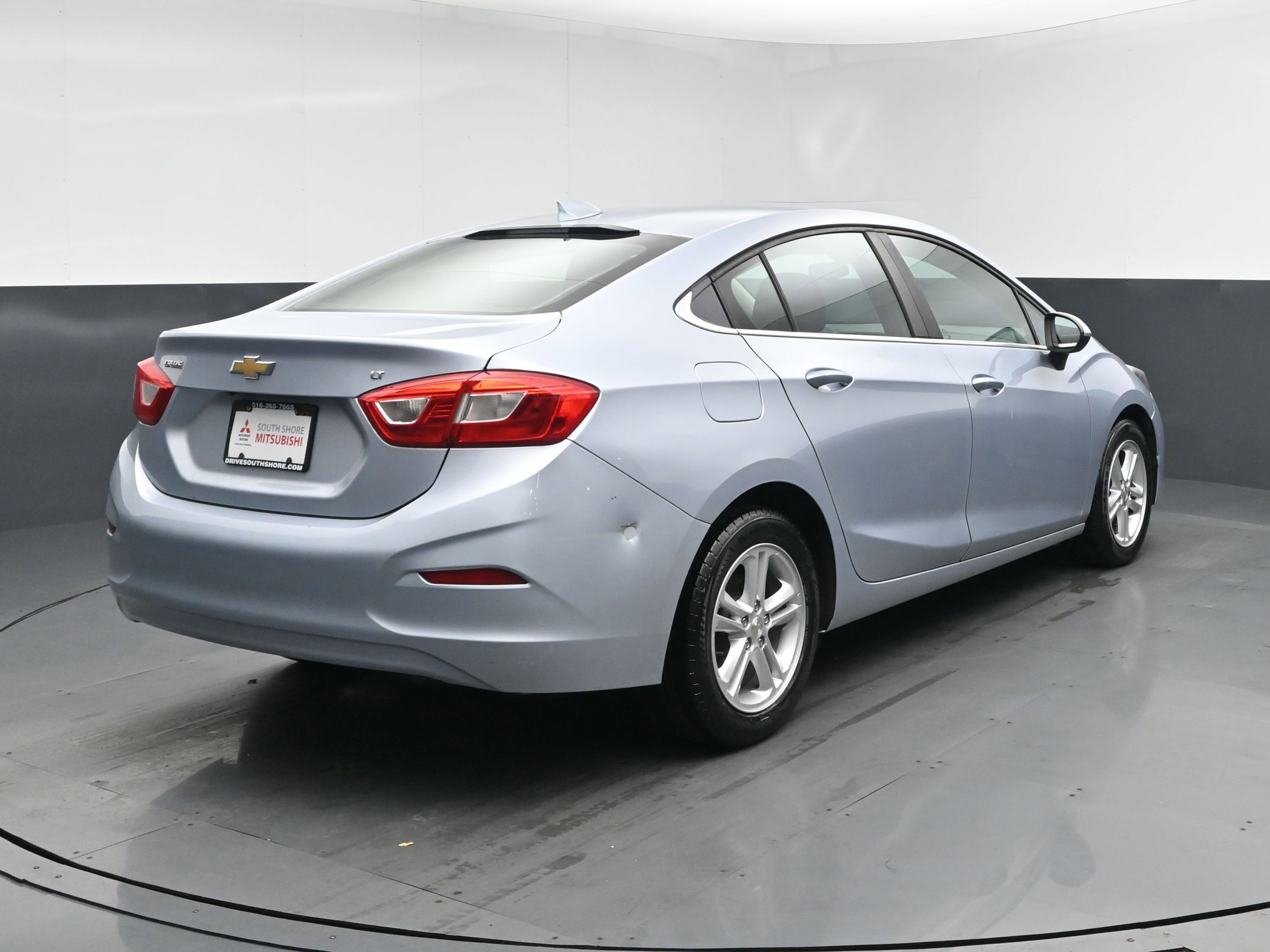 Used 2017 Chevrolet Cruze LT image 23