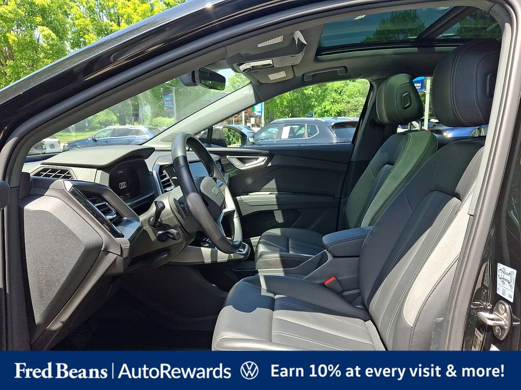 Used 2022 Audi Q4 e-tron Premium Plus w/ Premium Plus AWD/4WD image 18