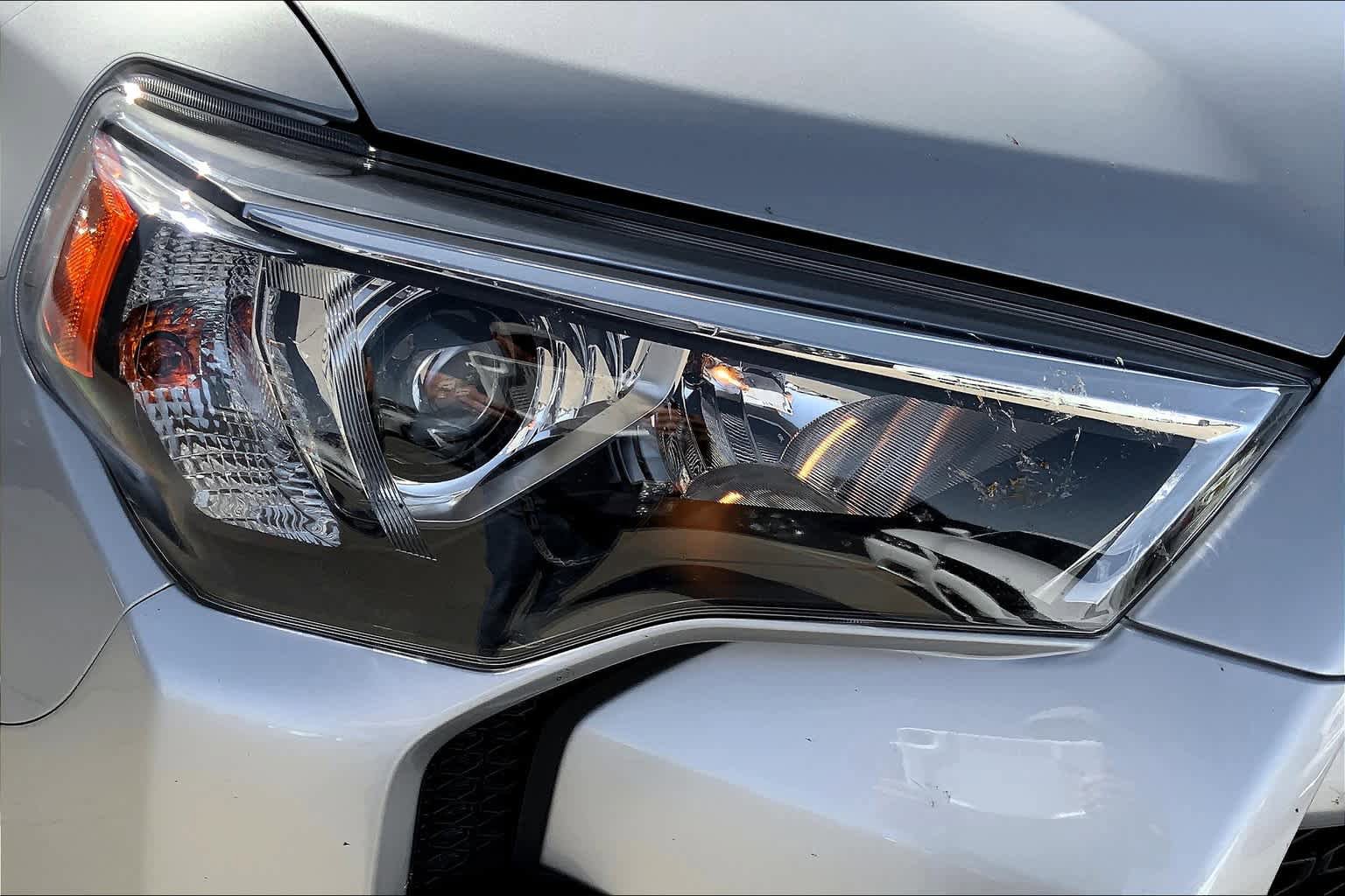 Used 2021 Toyota 4Runner TRD Off-Road Premium AWD/4WD image 28