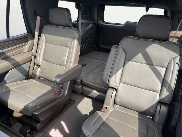 Used 2021 GMC Yukon Denali w/ Denali Premium Package image 13