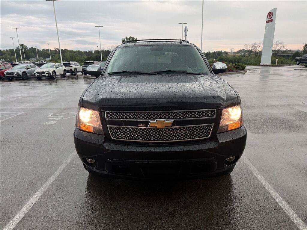 Used 2012 Chevrolet Avalanche LTZ AWD/4WD image 2