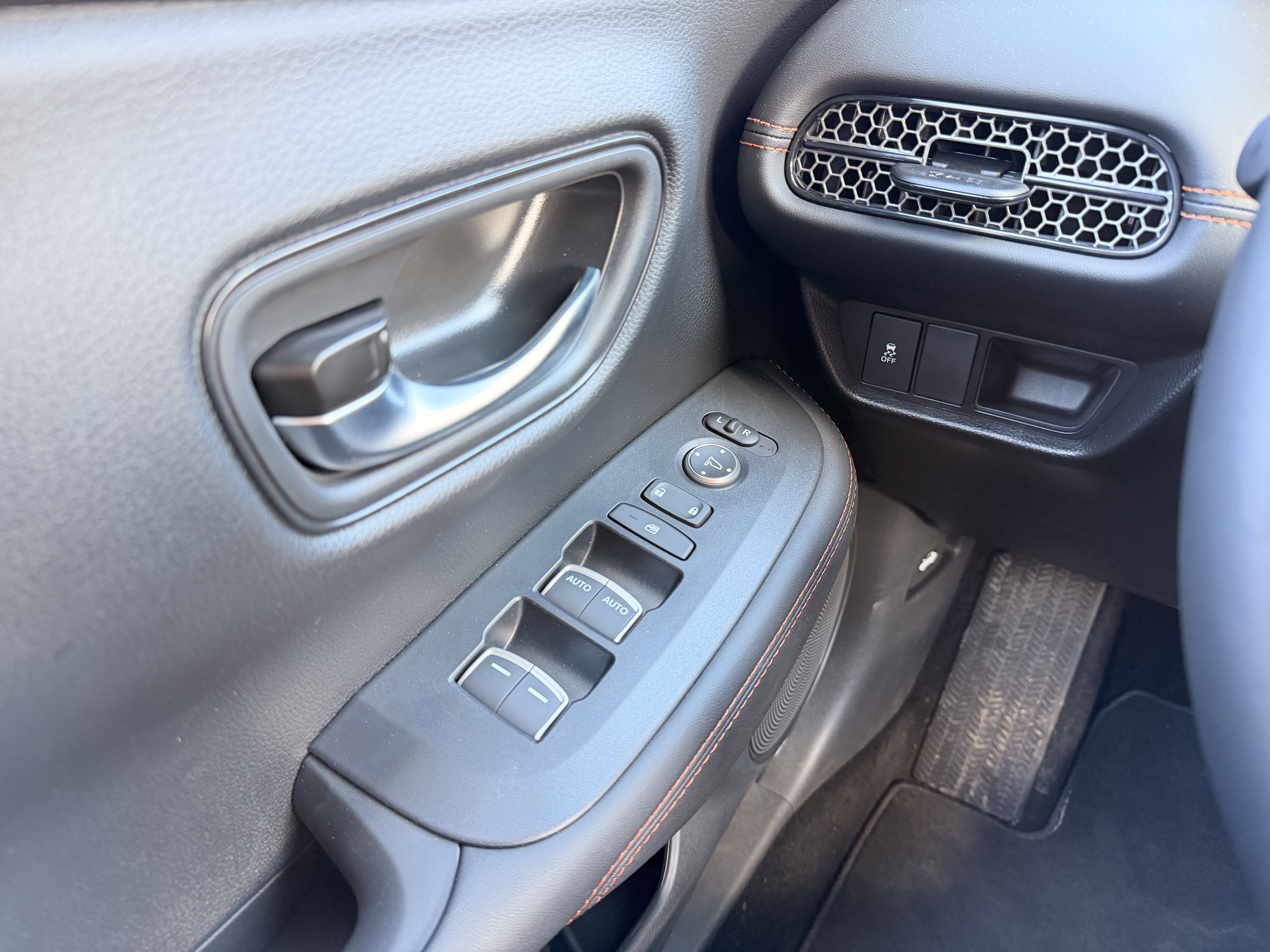 Certified 2026 Honda HR-V Sport image 20