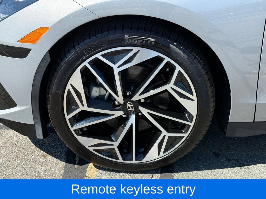 Used 2023 Hyundai Ioniq 6 SEL AWD/4WD image 10