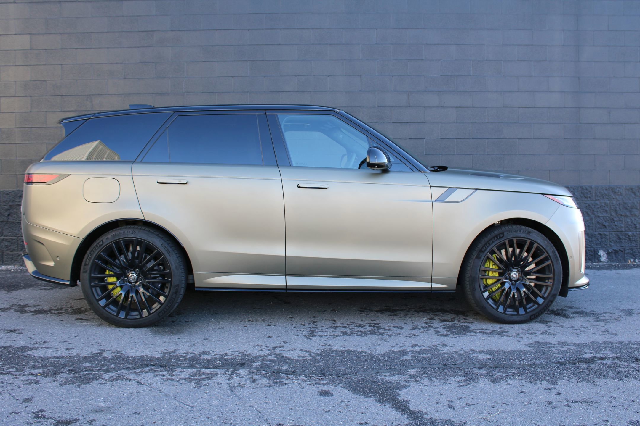 Used 2024 Land Rover Range Rover Sport SV Edition One Carbon Bronze image 4