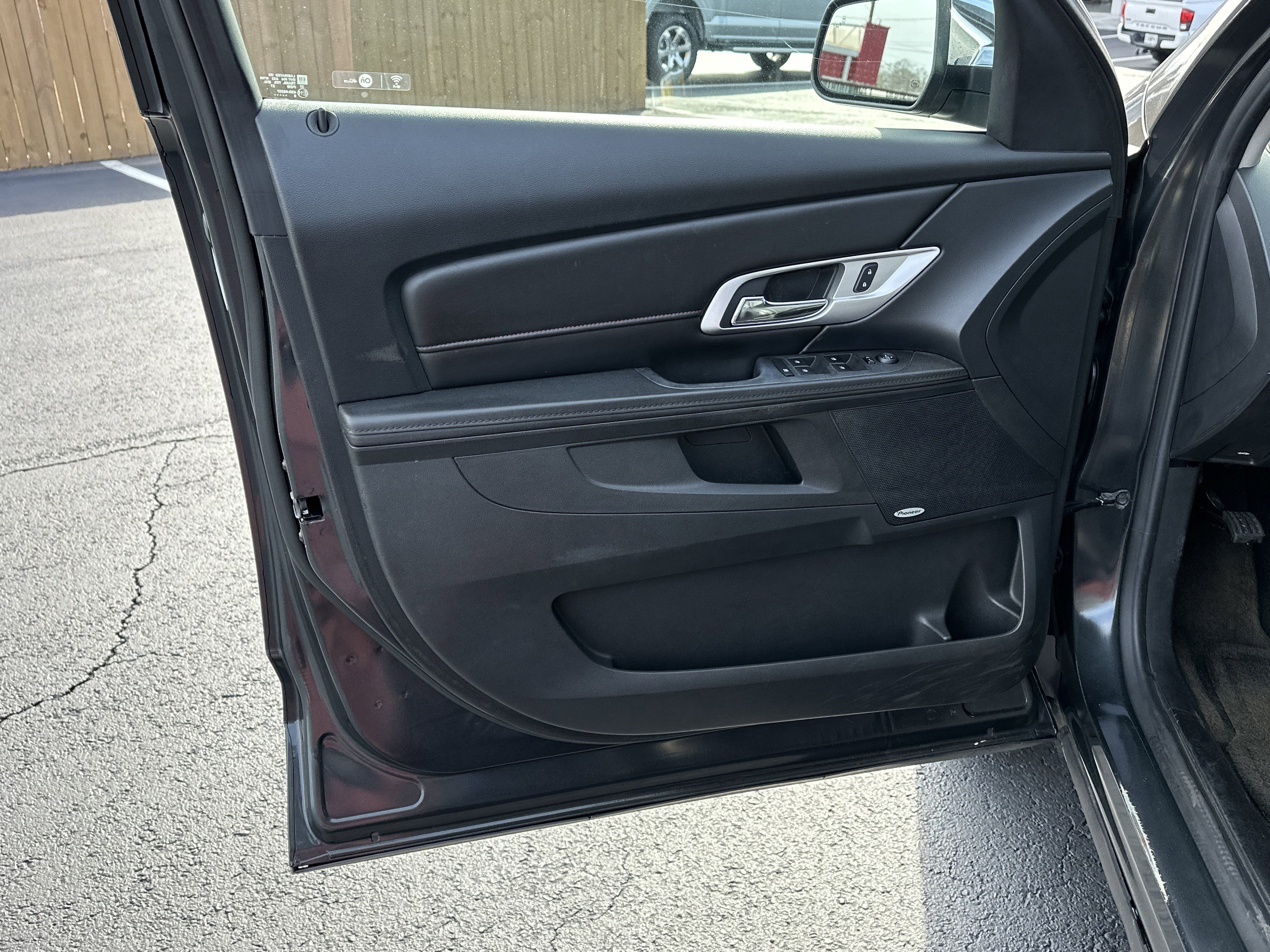 Used 2017 GMC Terrain SLT w/ Open Road Package image 10