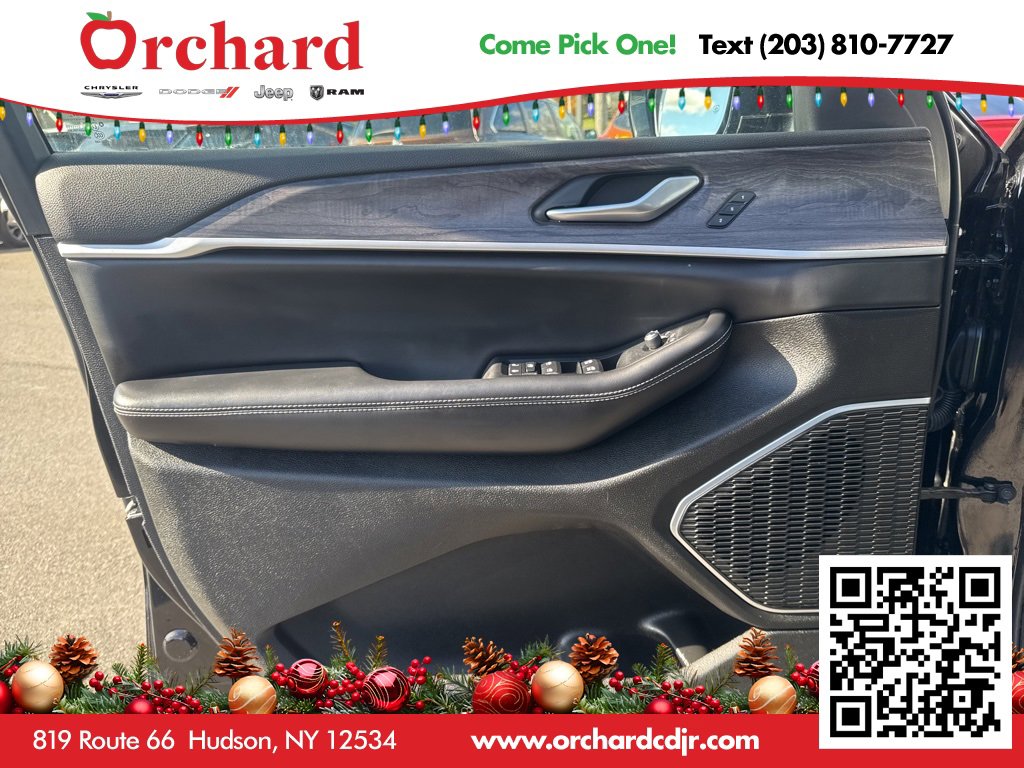 Used 2023 Jeep Grand Cherokee 4WD 4xe w/ Luxury Tech Group II image 24