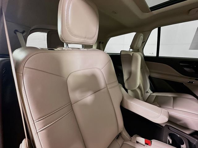 Used 2022 Lincoln Aviator AWD w/ Premium Package image 30