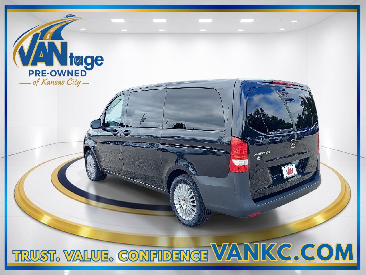 Used 2023 Mercedes-Benz Metris Passenger image 9