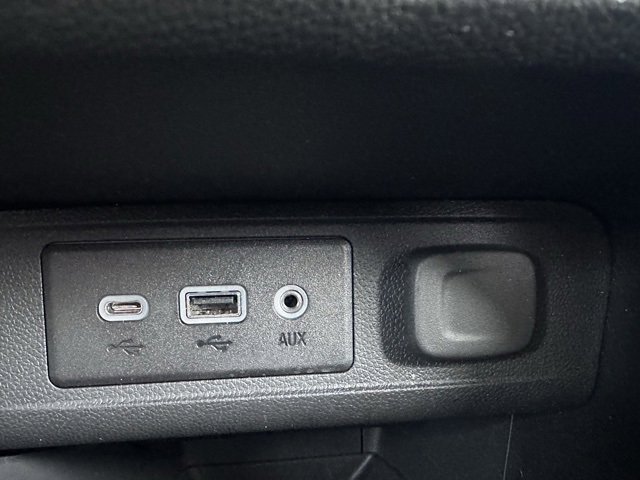 Used 2023 Buick Encore GX Preferred image 24