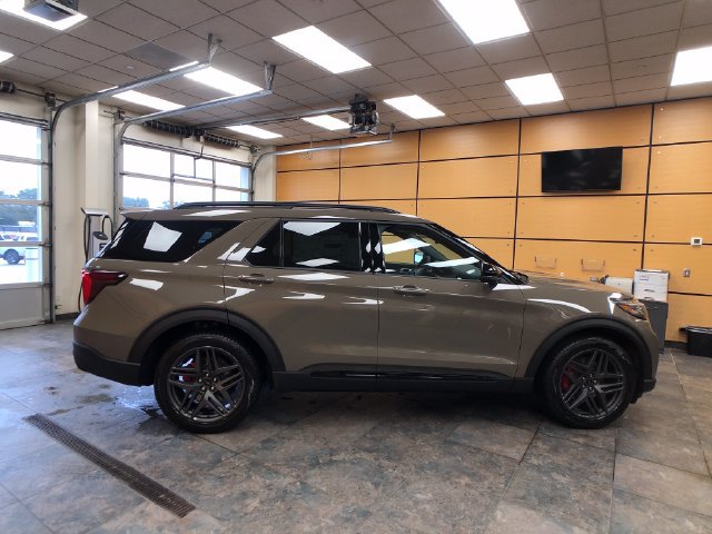 New 2027 Ford Explorer ST w/ Sun And Sound Package AWD/4WD image 8