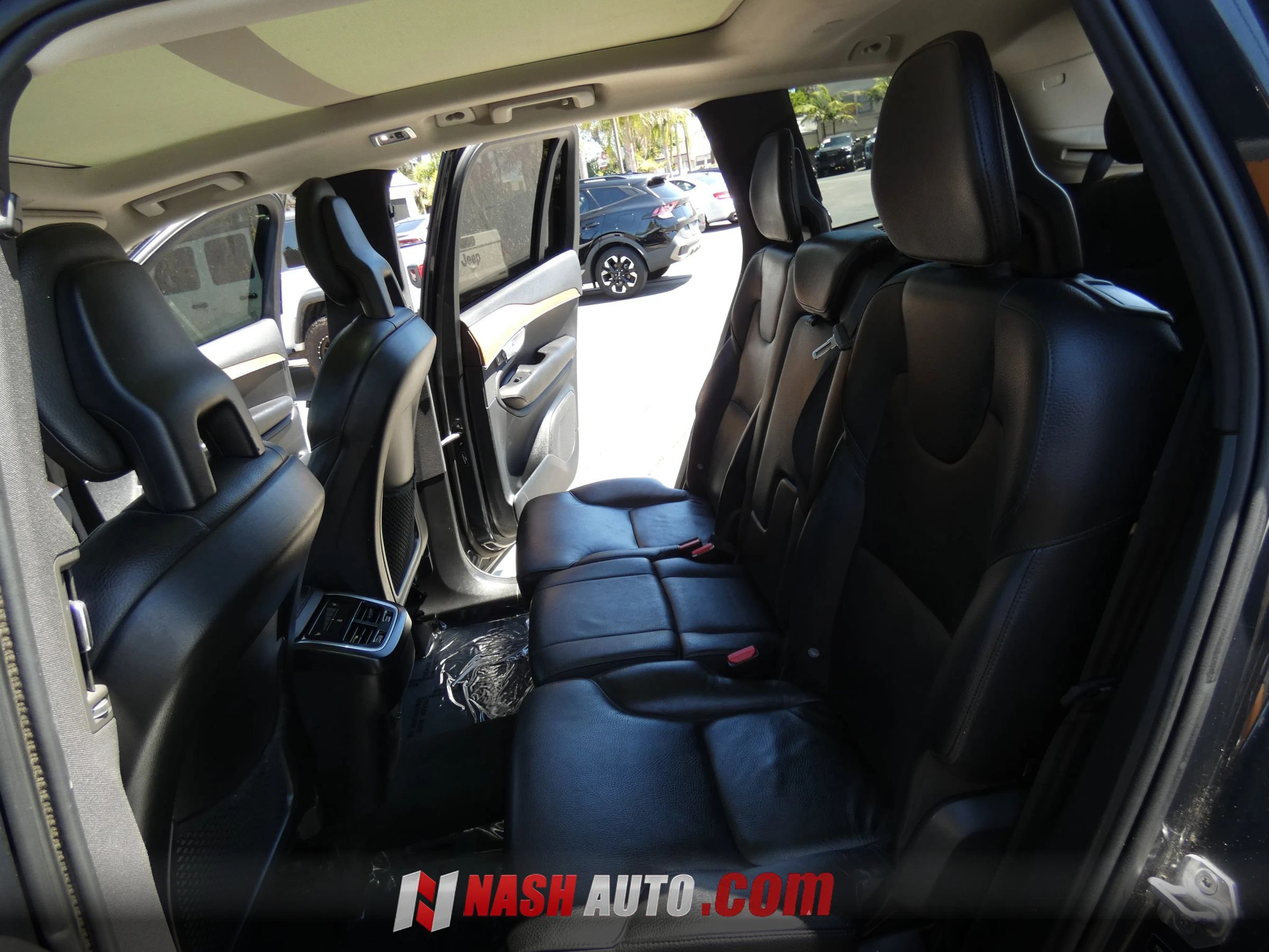 Used 2022 Volvo XC90 T5 Momentum w/ Climate Package AWD/4WD image 45