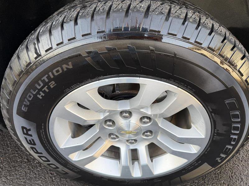 Used 2019 Chevrolet Suburban LT image 40