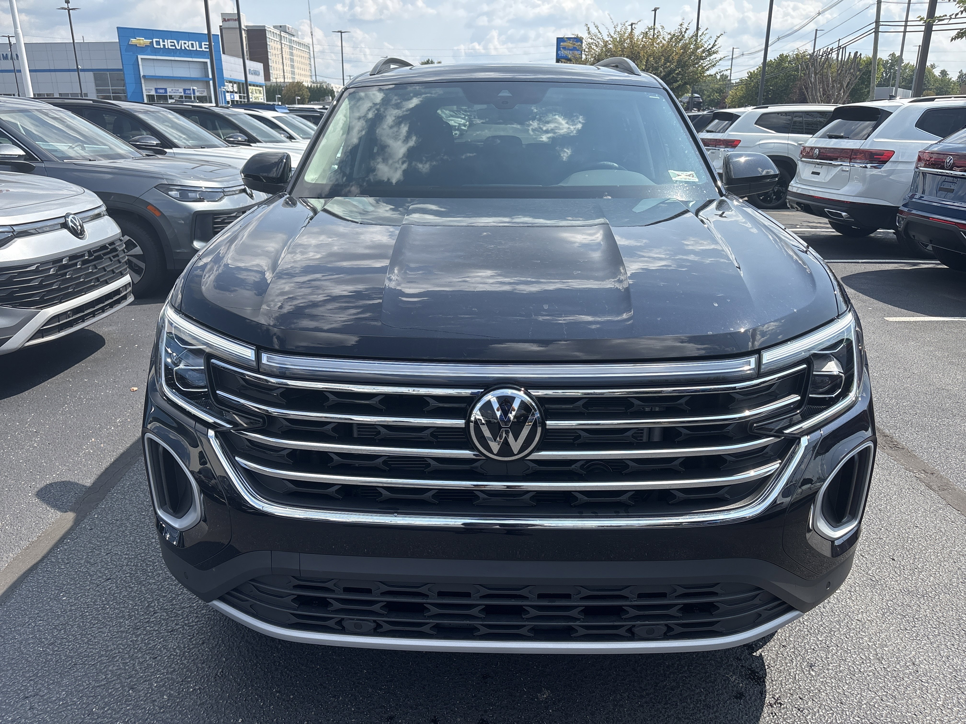 New 2026 Volkswagen Atlas SE image 3