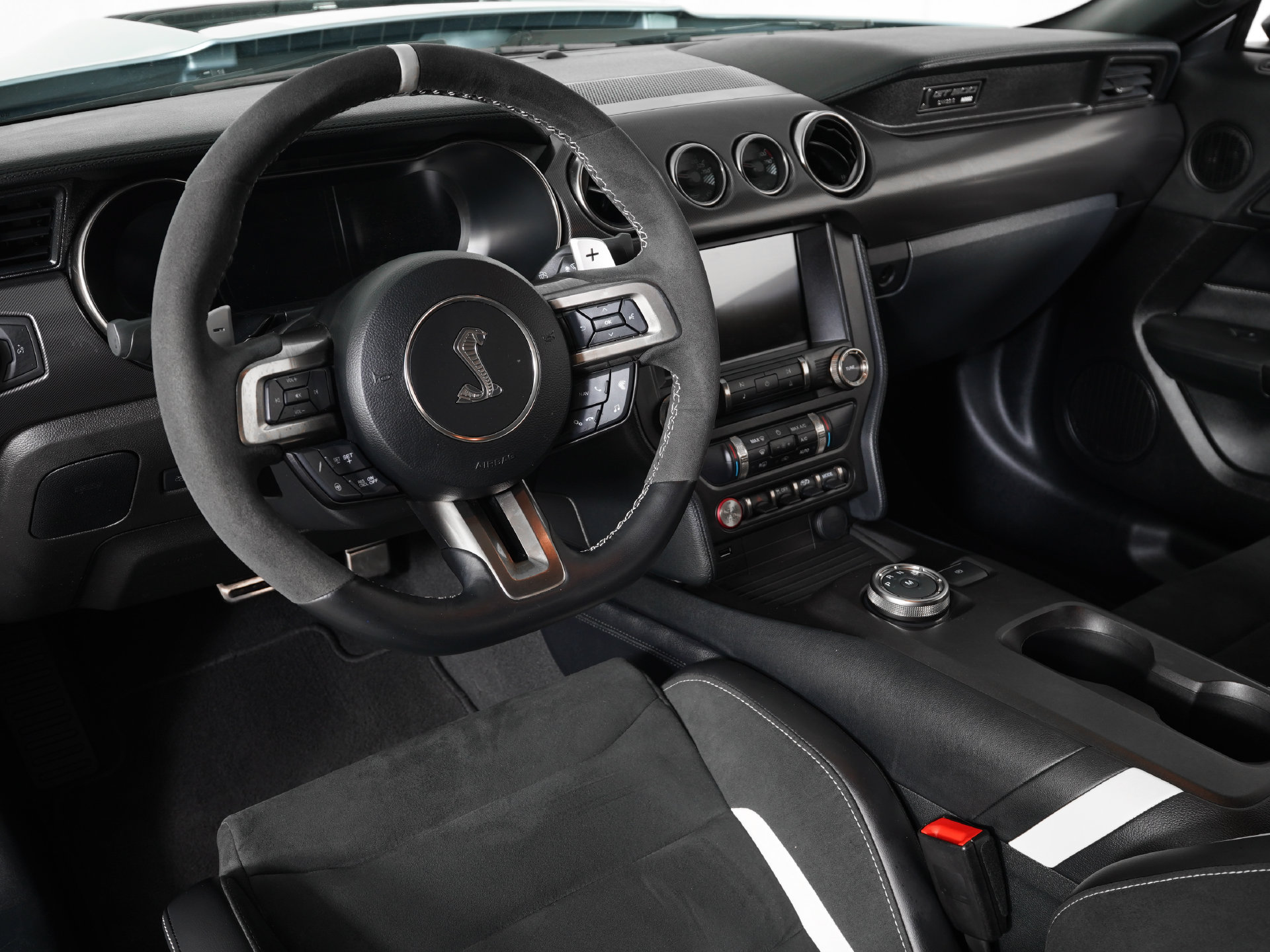 Used 2022 Ford Mustang Shelby GT500 w/ Technology Package RWD image 15