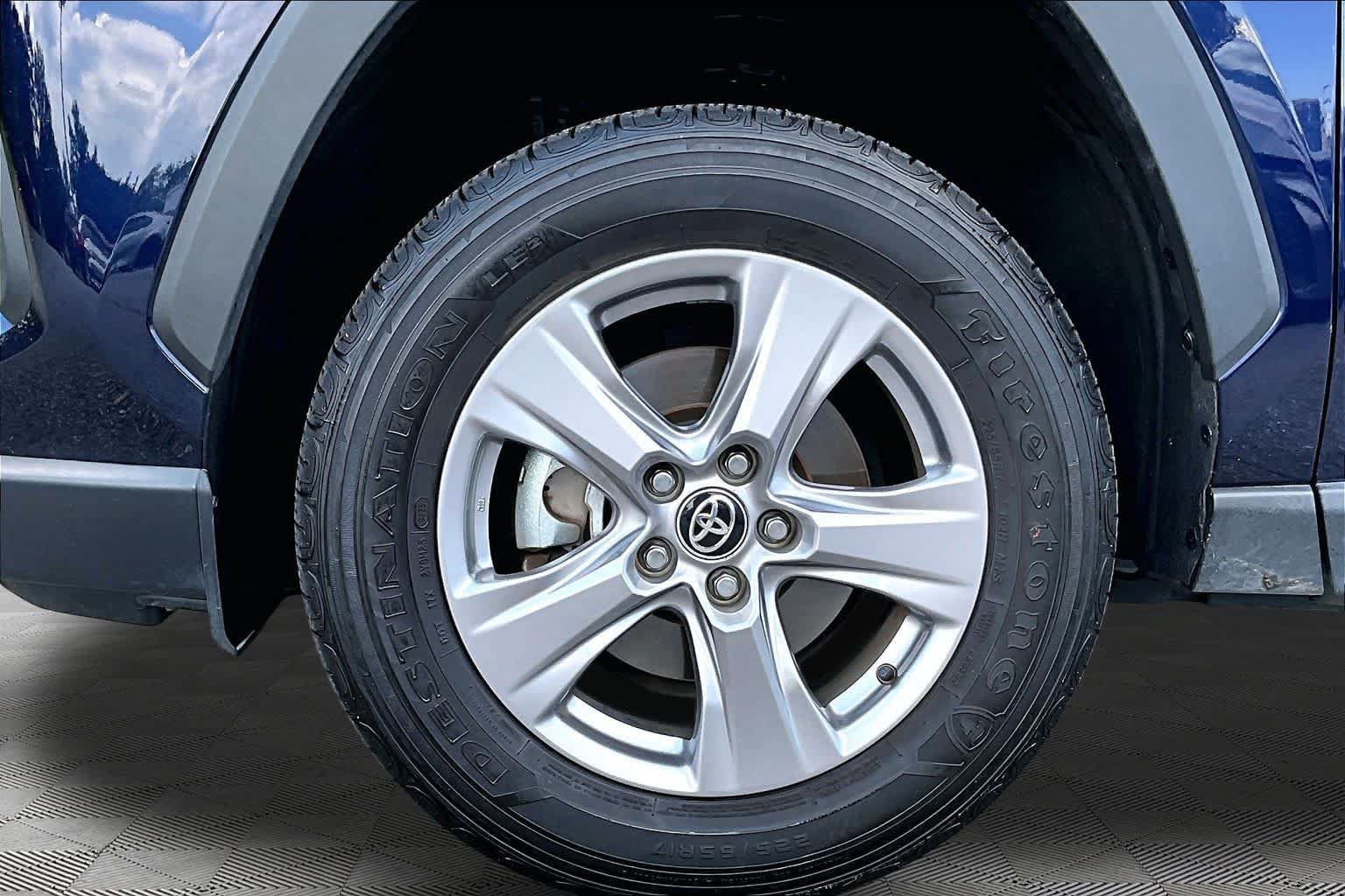 Certified 2025 Toyota RAV4 XLE AWD/4WD image 11
