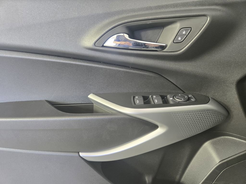 New 2026 Chevrolet Trax LS w/ Driver Confidence Package image 22