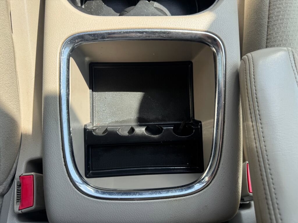 Used 2011 Dodge Grand Caravan Crew FWD image 23