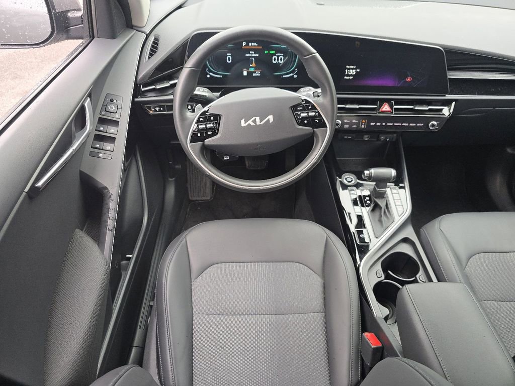 Used 2023 Kia Niro EX image 25