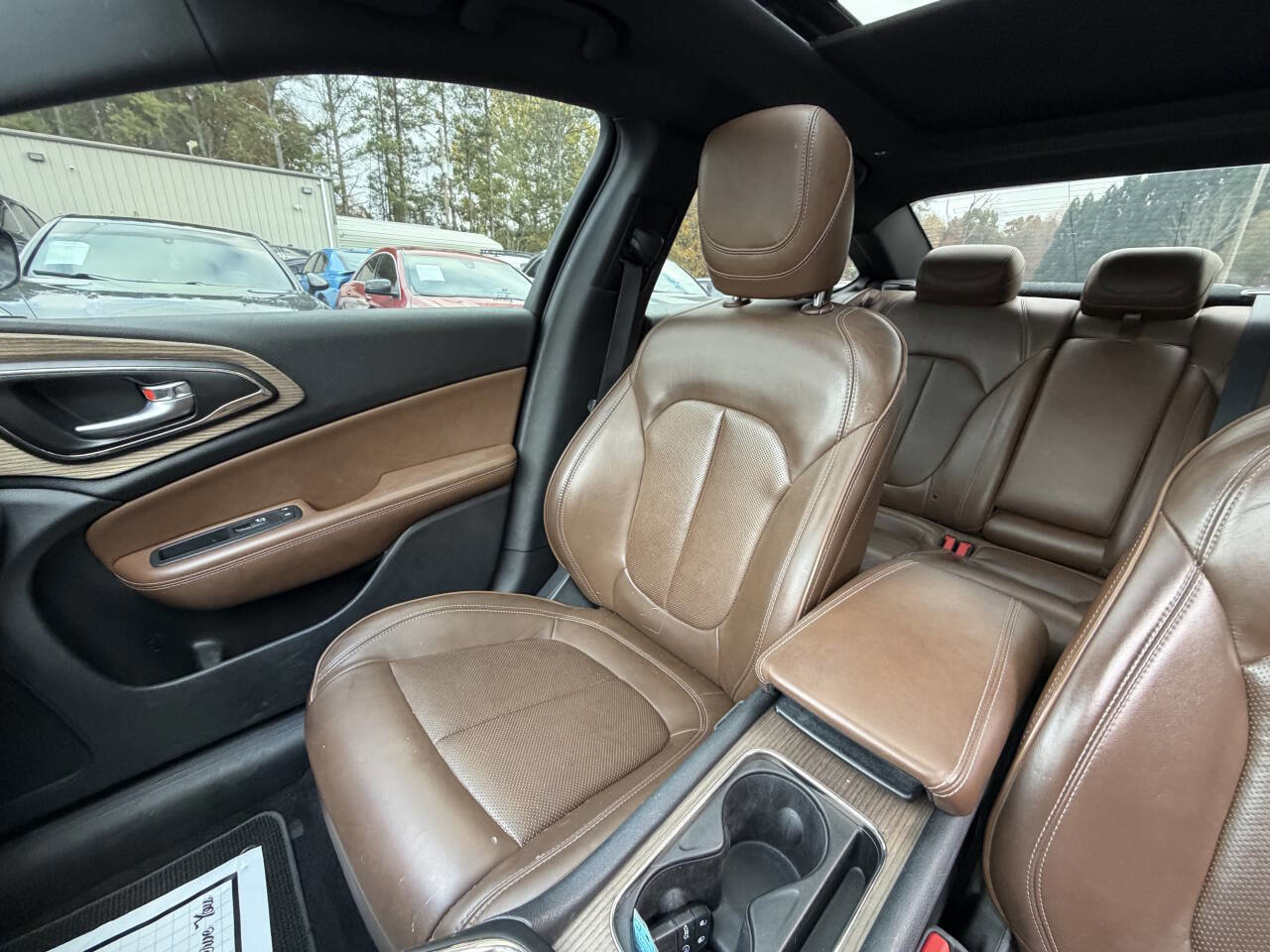 Used 2017 Chrysler 200 C w/ Premium Group image 21