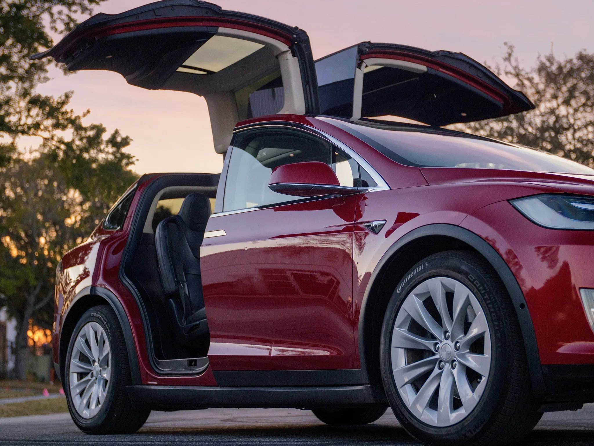 Used 2017 Tesla Model X 75D AWD/4WD image 3