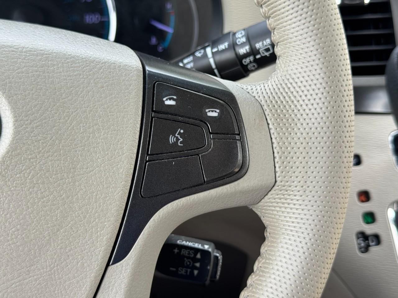 Used 2014 Toyota Sienna XLE FWD image 23
