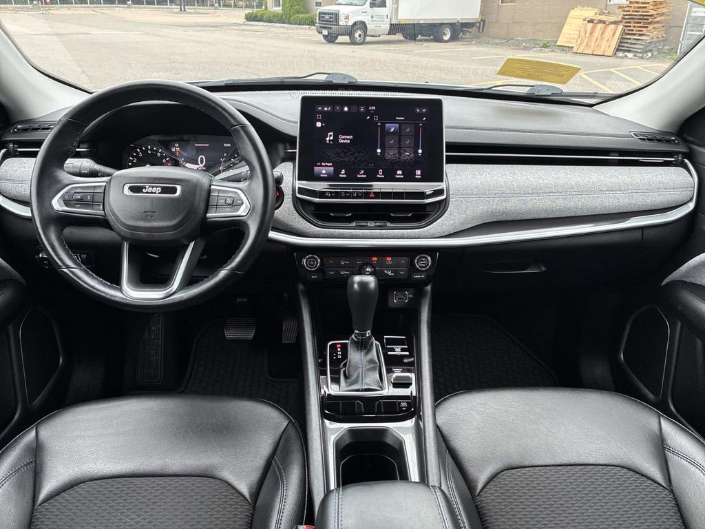Certified 2022 Jeep Compass Latitude w/ Convenience Group AWD/4WD image 19