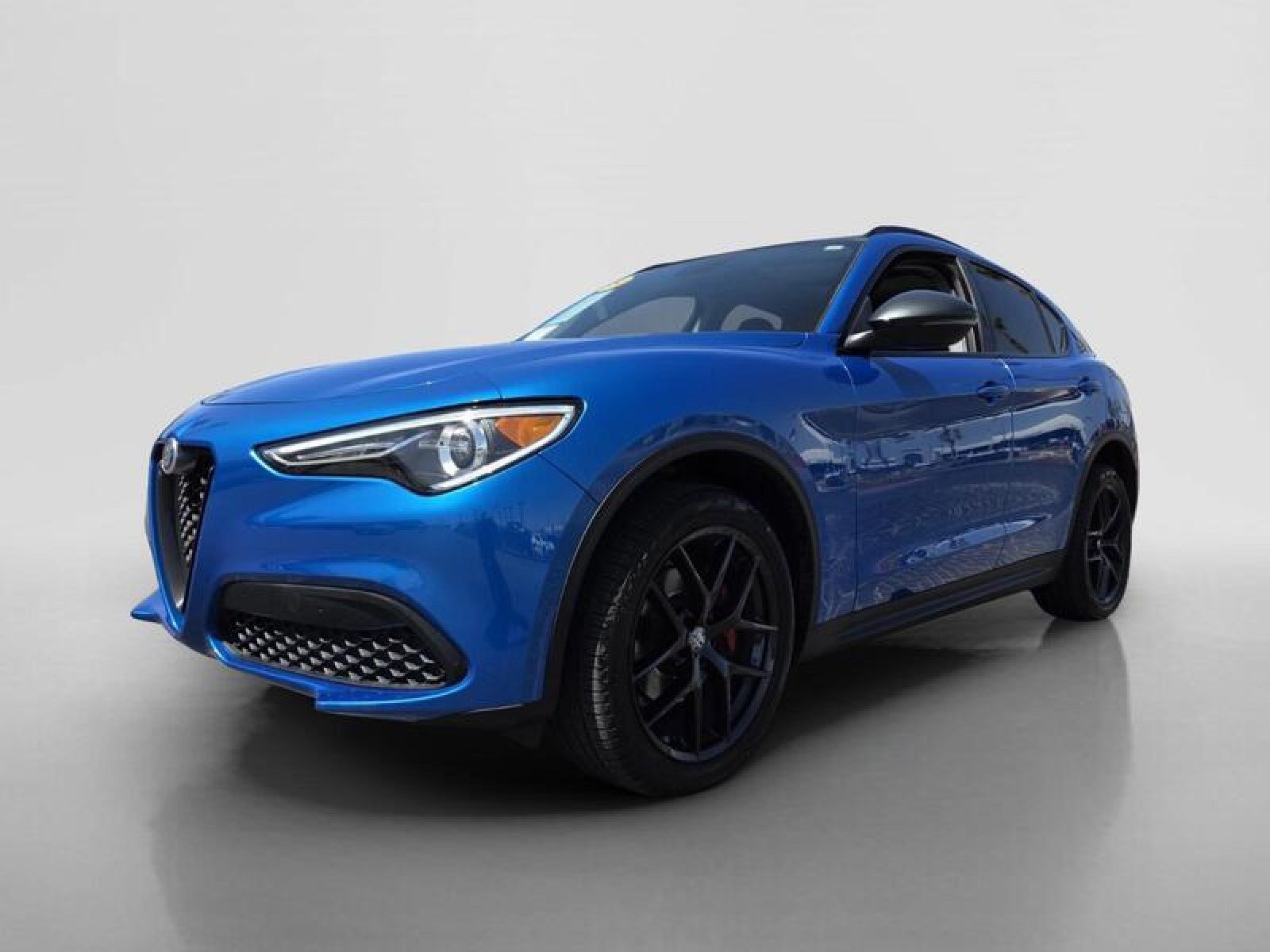 Used 2019 Alfa Romeo Stelvio AWD w/ Nero Edizione image 8