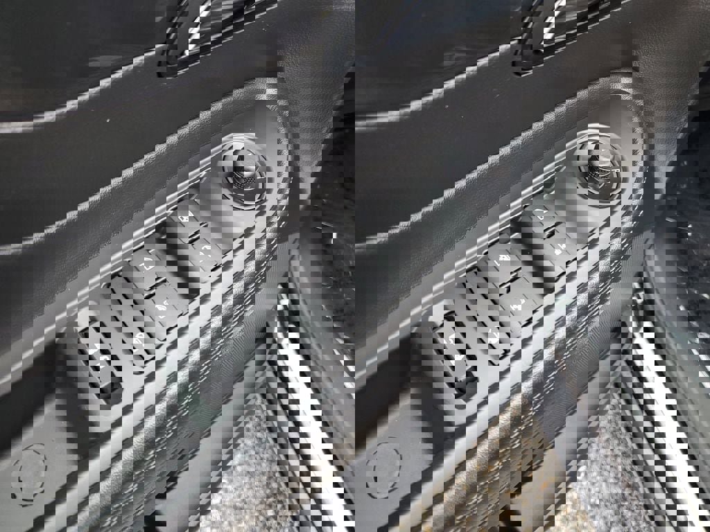 Used 2019 Buick Encore Preferred image 9