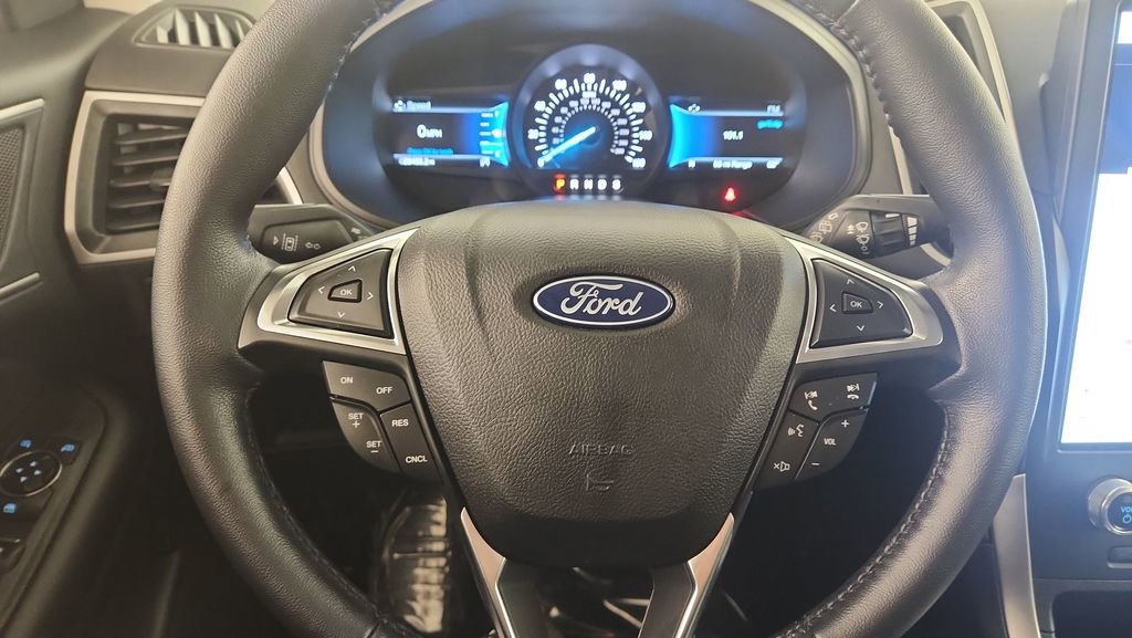 Used 2022 Ford Edge SEL w/ Convenience Package image 12