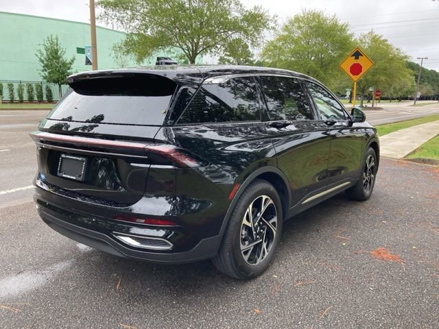 Used 2025 Lincoln Nautilus Premier w/ Equipment Group 102A image 3