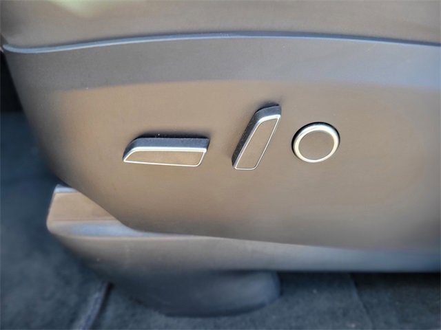 Used 2022 Tesla Model X Plaid image 16