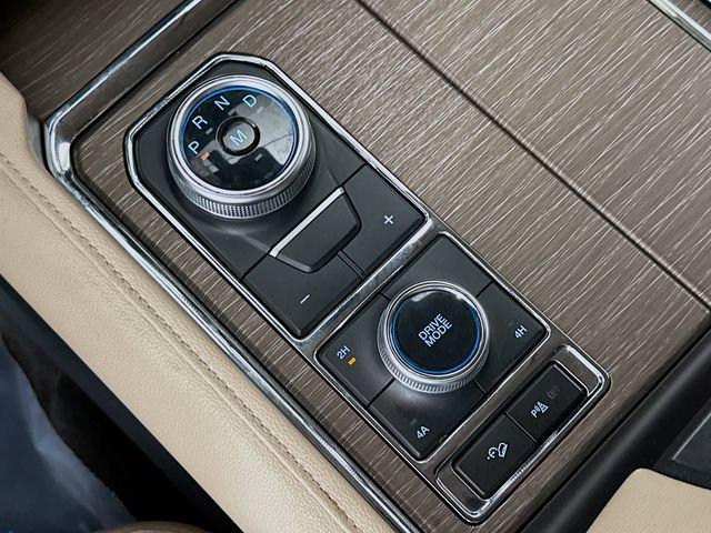 Used 2023 Ford Expedition Limited AWD/4WD image 17