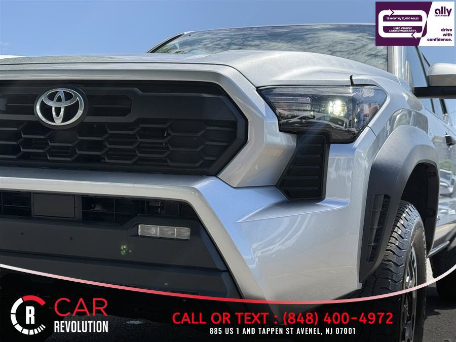 Used 2024 Toyota Tacoma TRD Off-Road AWD/4WD image 40