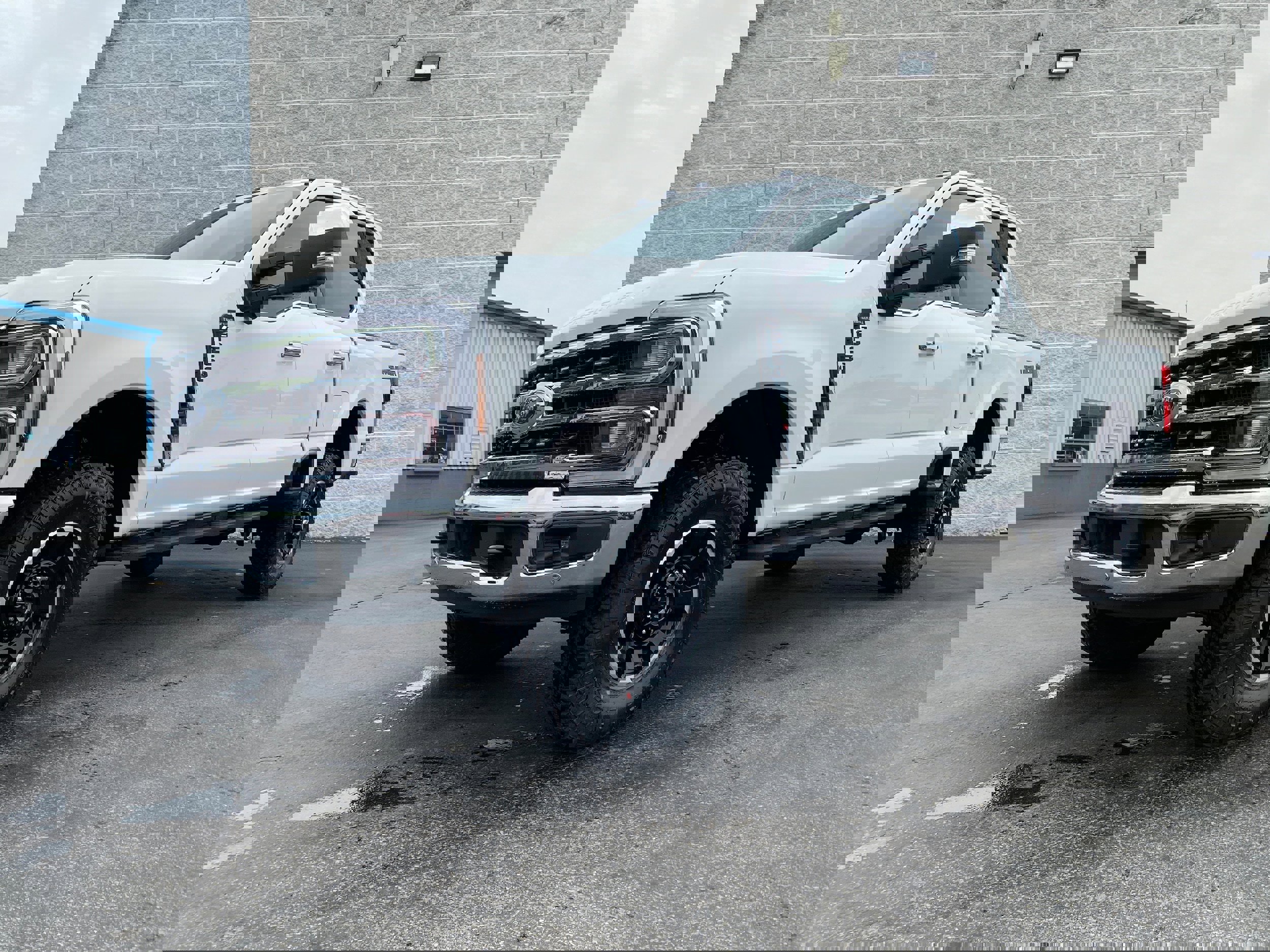 New 2025 Ford F250 King Ranch w/ Tremor Off-Road Package image 3