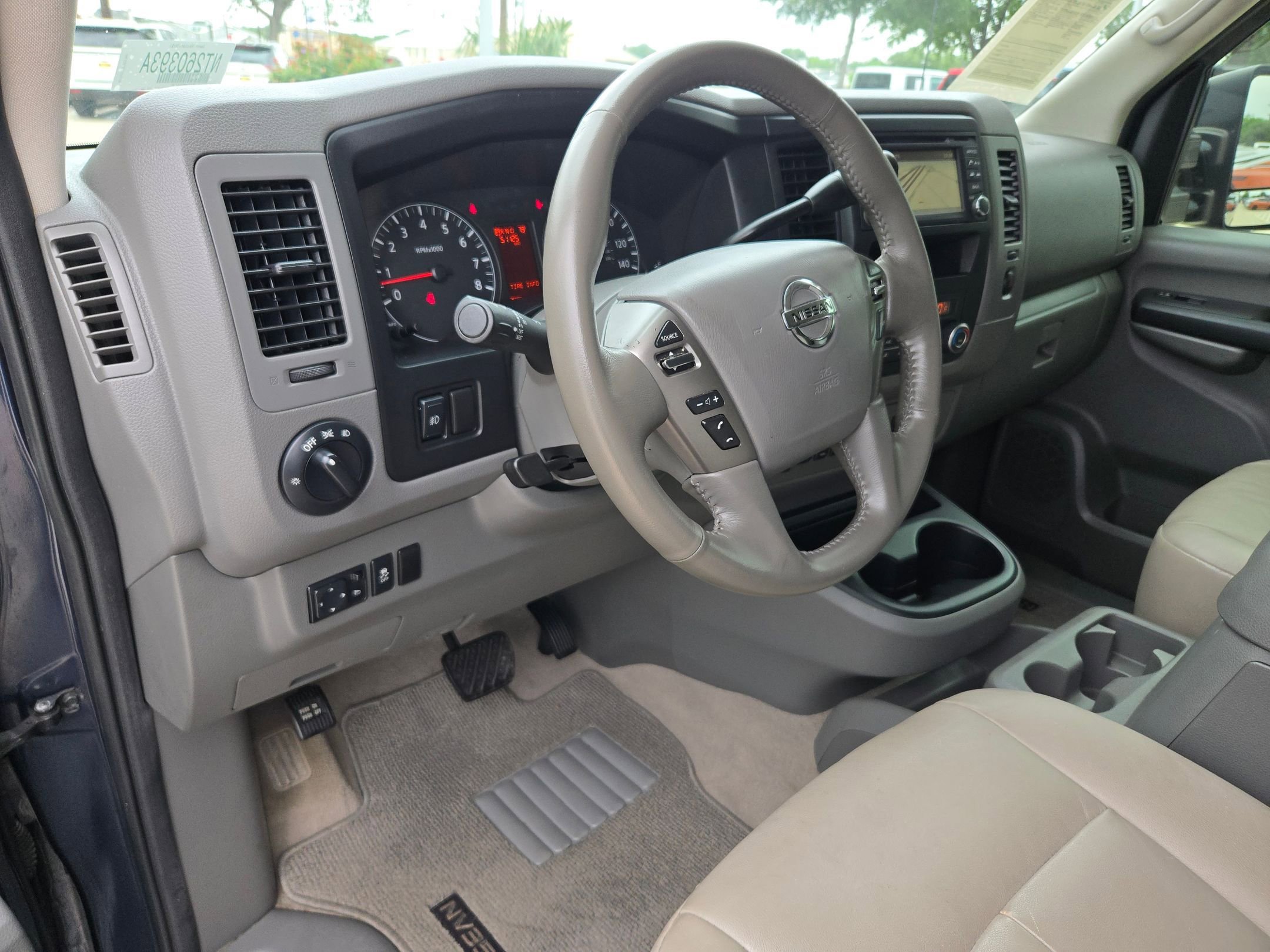 Used 2016 Nissan NV 3500 SL image 11