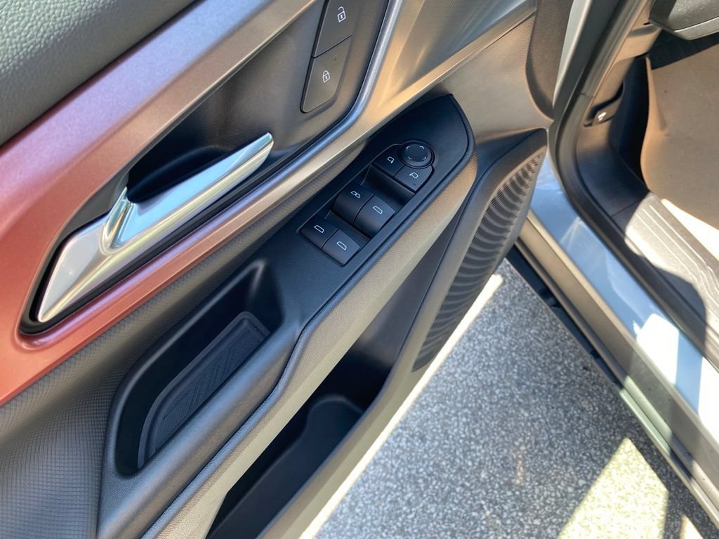 New 2025 Chevrolet Equinox EV RS FWD image 10