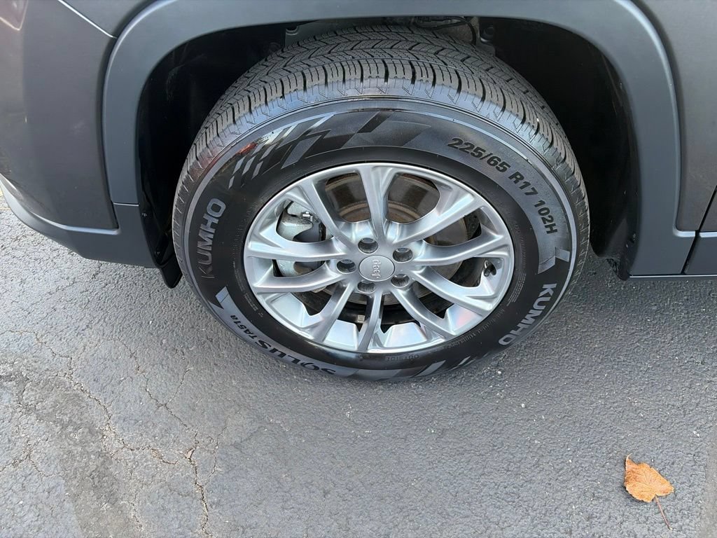 Used 2022 Jeep Cherokee Latitude Lux AWD/4WD image 11