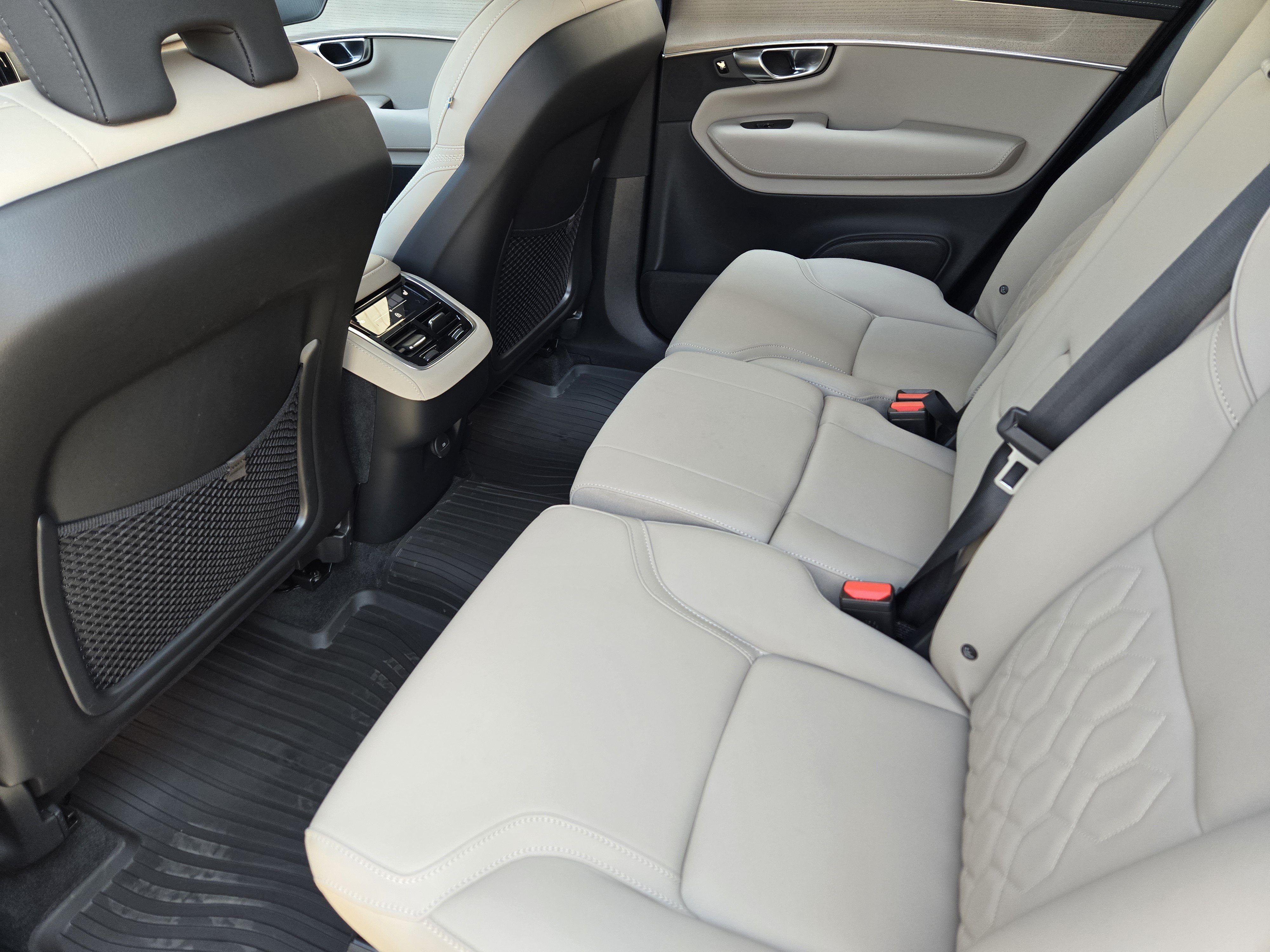 Certified 2026 Volvo XC90 B6 Plus w/ Protection Package Premier AWD/4WD image 30
