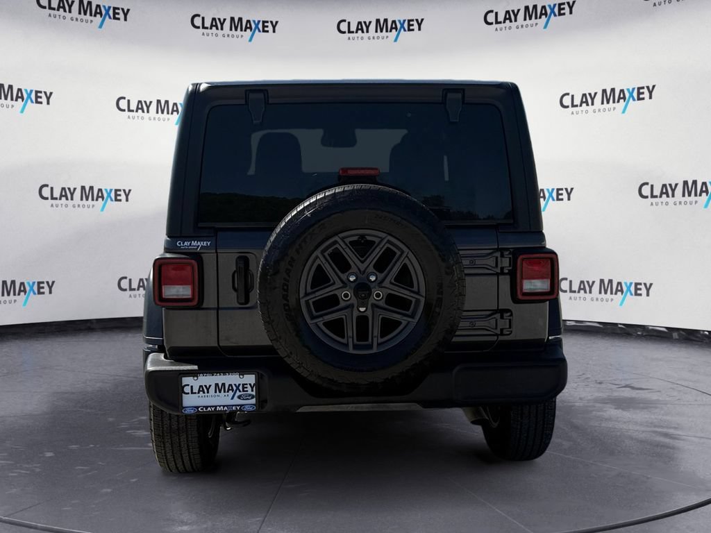 Used 2025 Jeep Wrangler Unlimited Sport AWD/4WD image 4