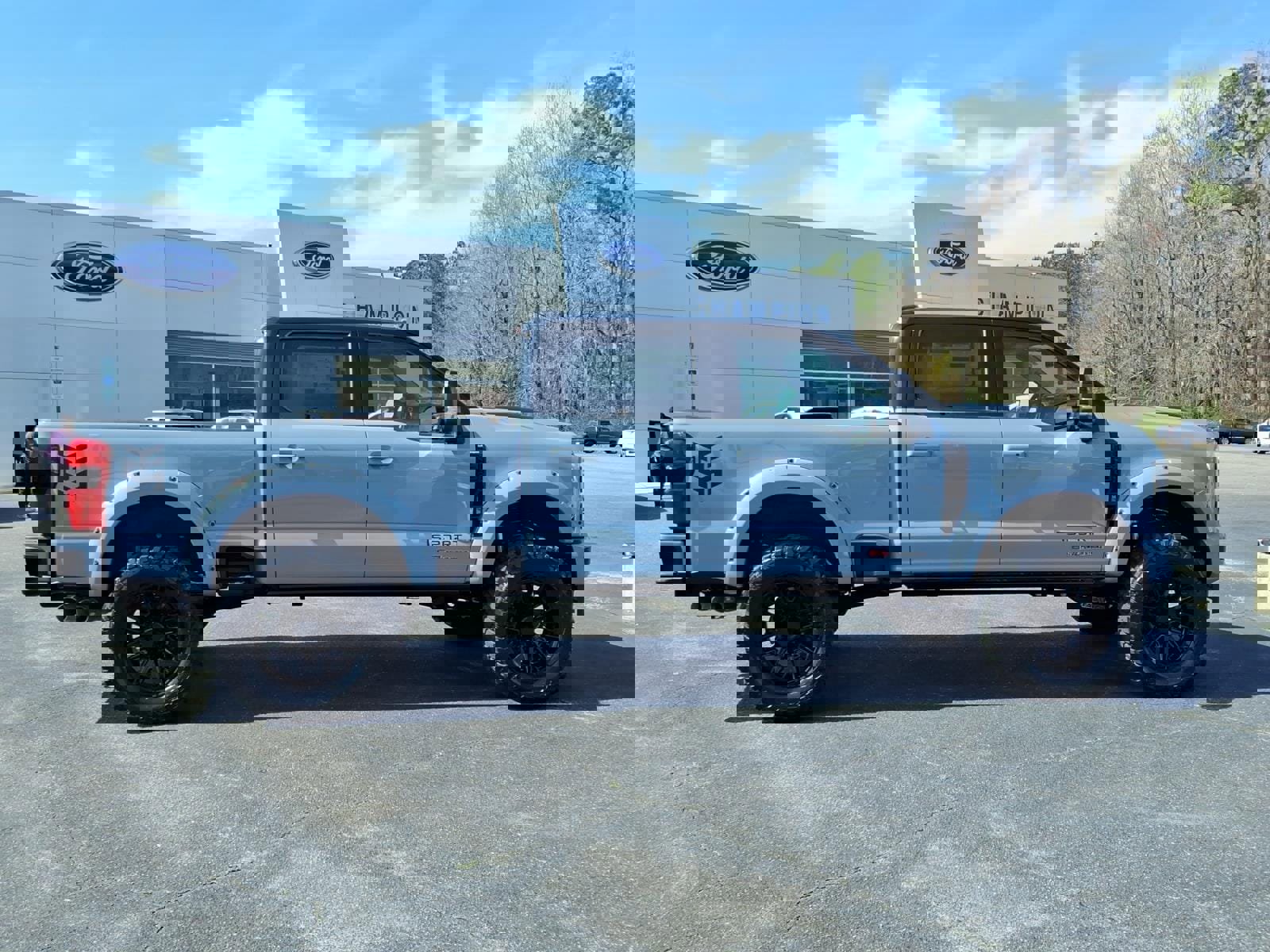 New 2026 Ford F250 Lariat w/ Black Appearance Package image 55