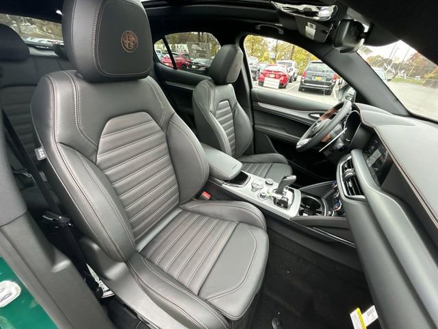 New 2025 Alfa Romeo Stelvio Sprint image 15