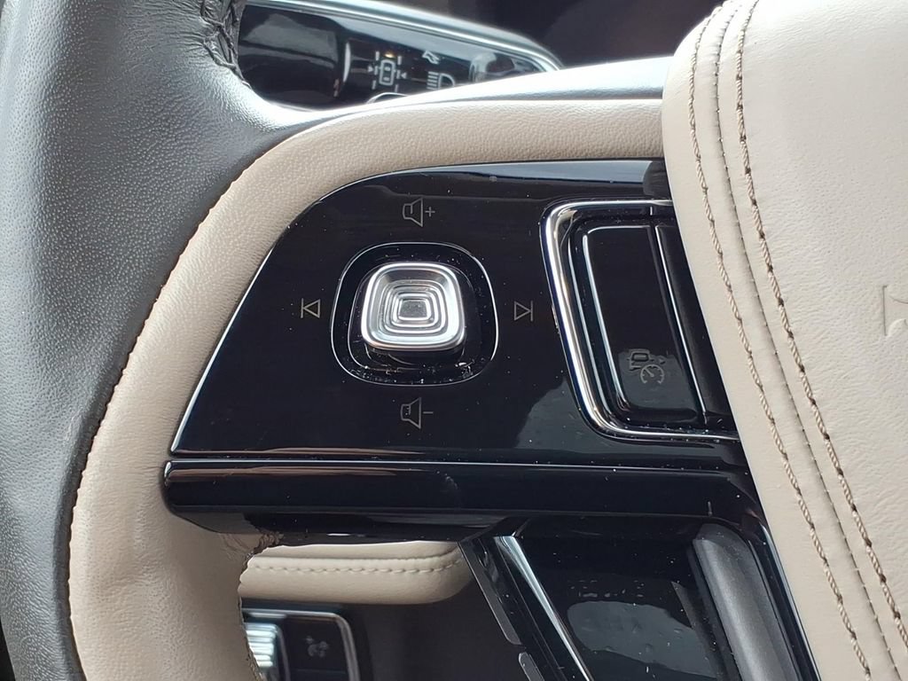 Used 2024 Lincoln Aviator Reserve w/ Equipment Group 201A AWD/4WD image 25