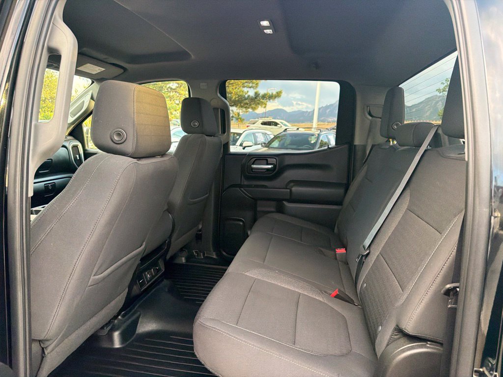 Used 2022 Chevrolet Silverado 1500 LT AWD/4WD image 19