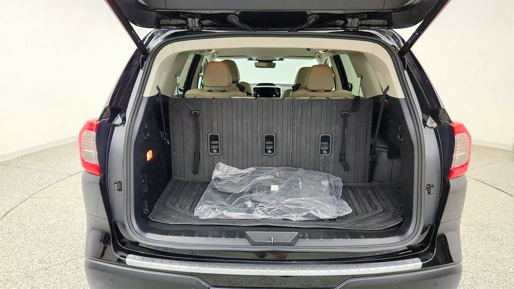 Used 2023 Subaru Ascent Limited AWD/4WD image 21