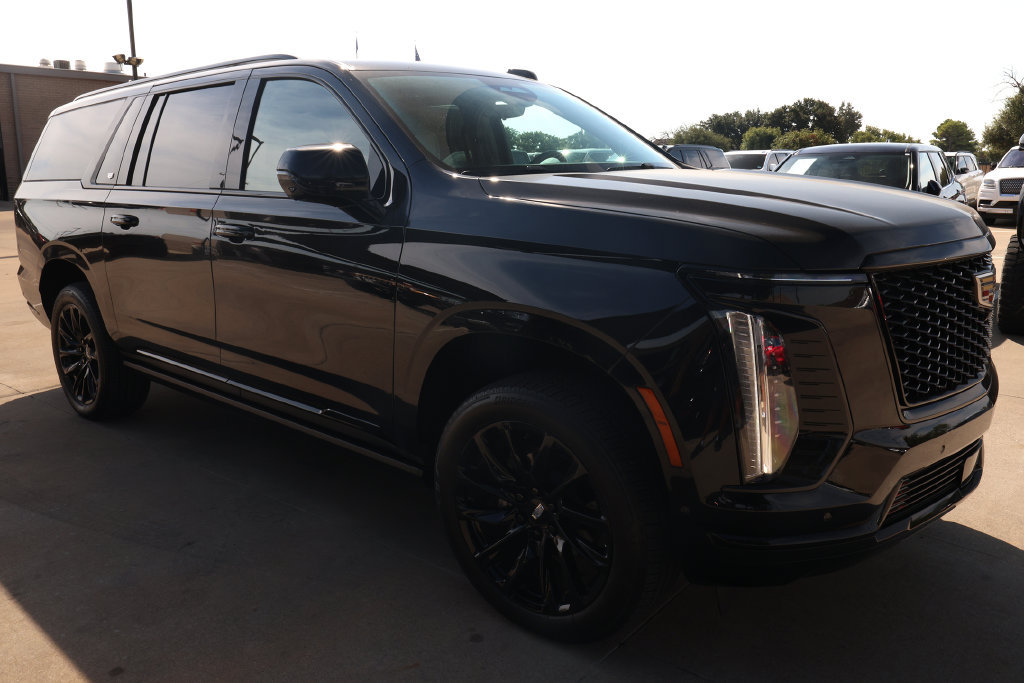 Used 2025 Cadillac Escalade ESV Sport Platinum AWD/4WD image 3