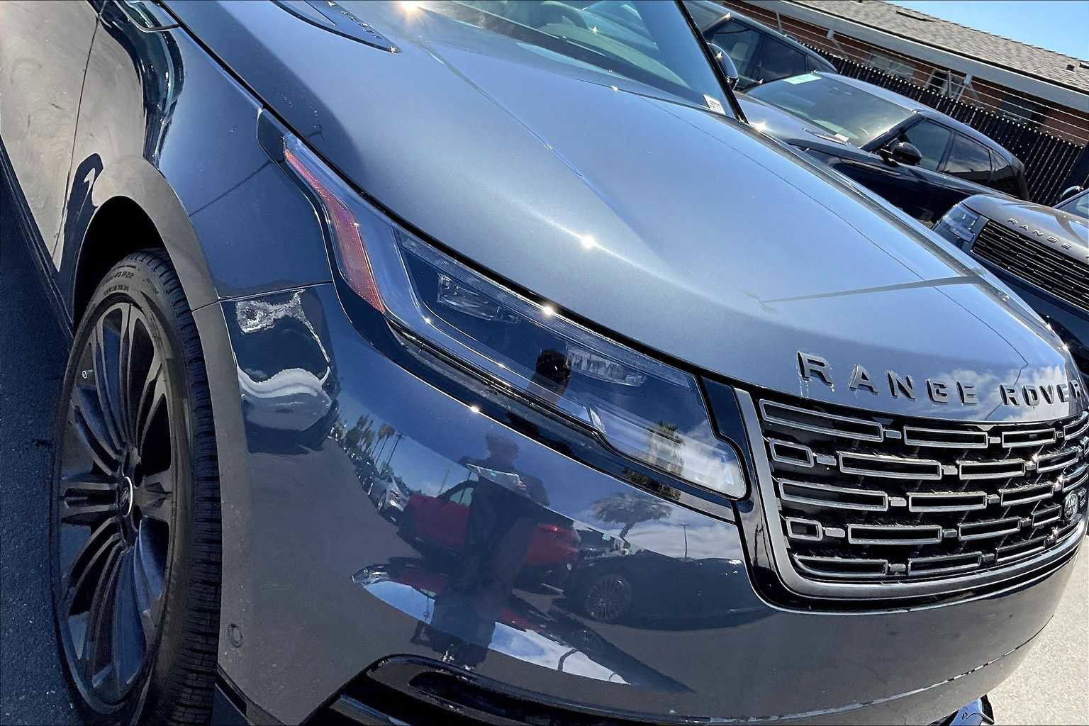 New 2026 Land Rover Range Rover Velar Dynamic SE image 33